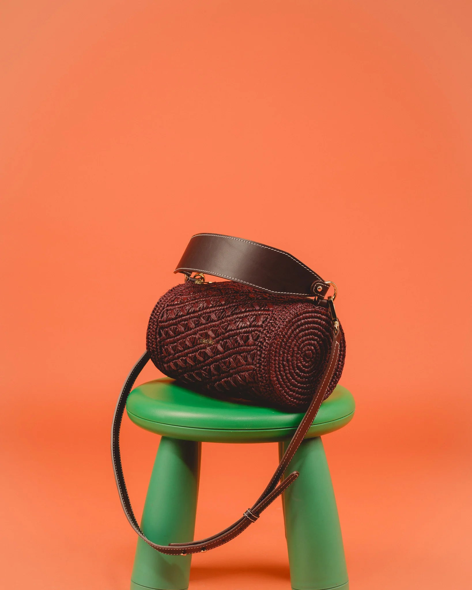 sac bowling éthique en raphia – coloris marron – fait main à Madagascar